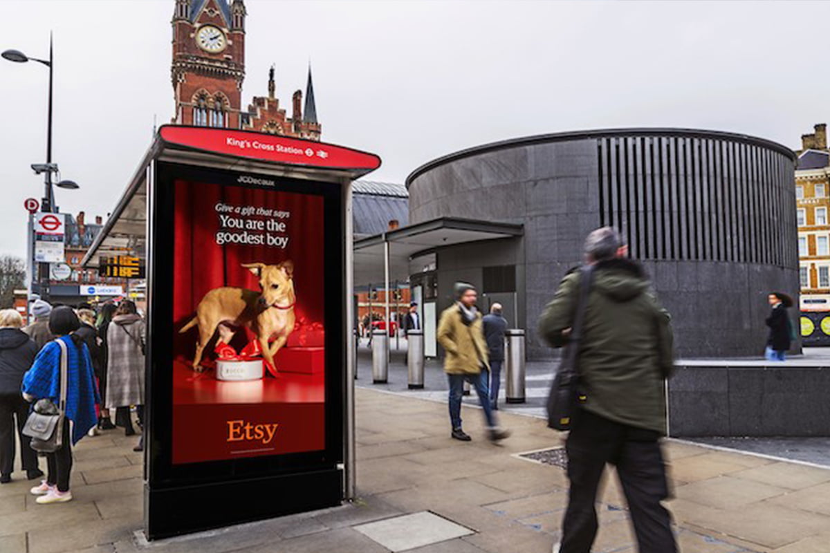 bus shelter advertising