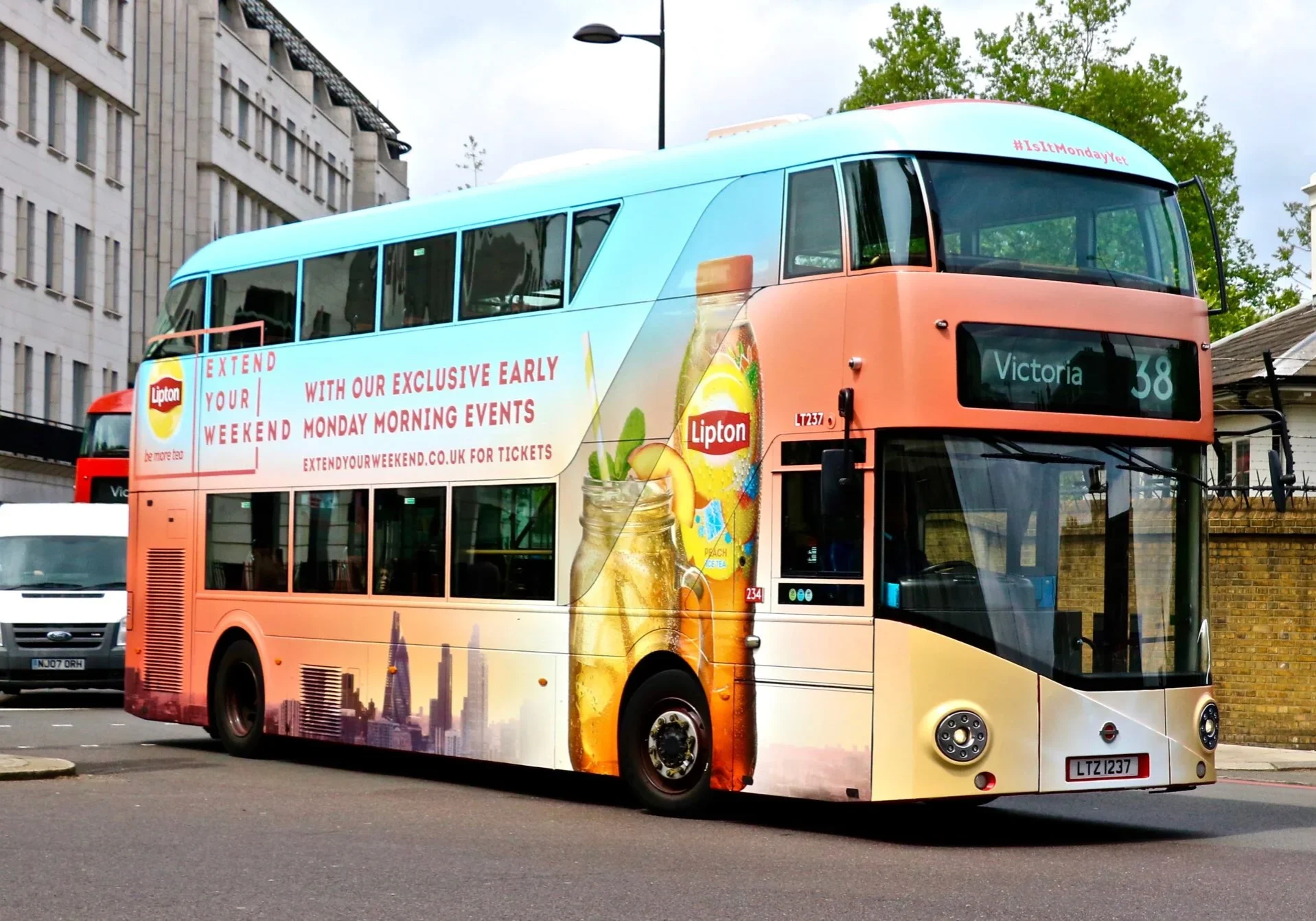 london bus advertising