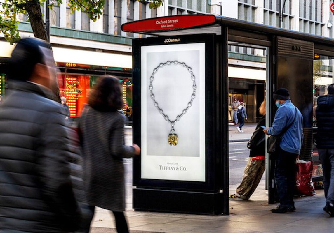 bus shelter advertising